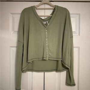 NWT urban outfitters green cropped long sleeve